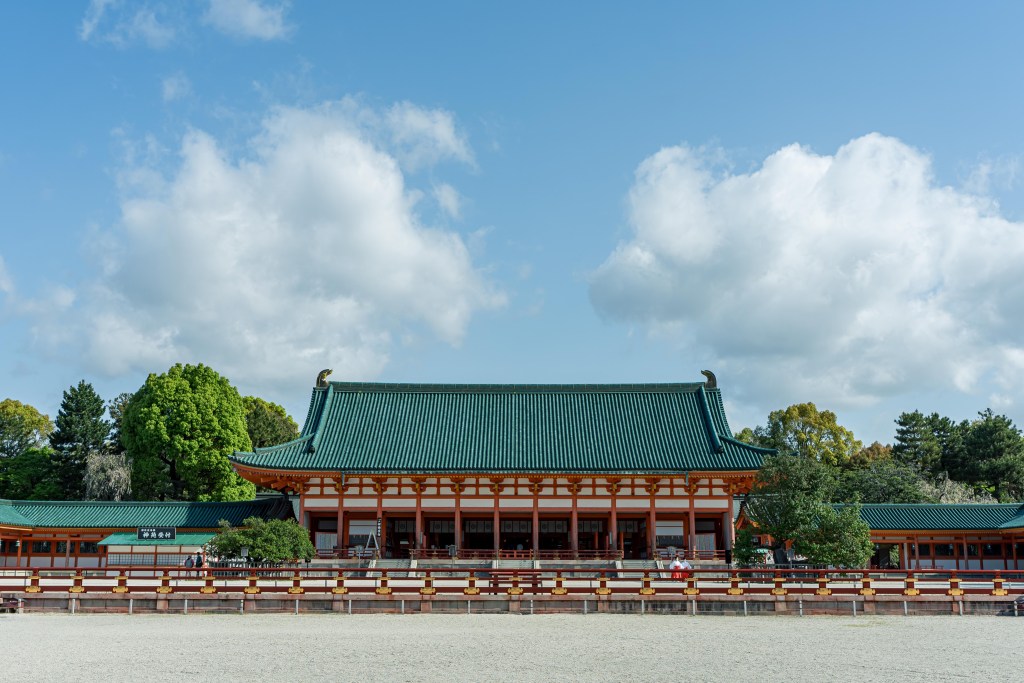 平安神宮の応天門の先にある大極殿