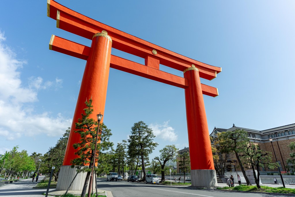 平安神宮の大鳥居