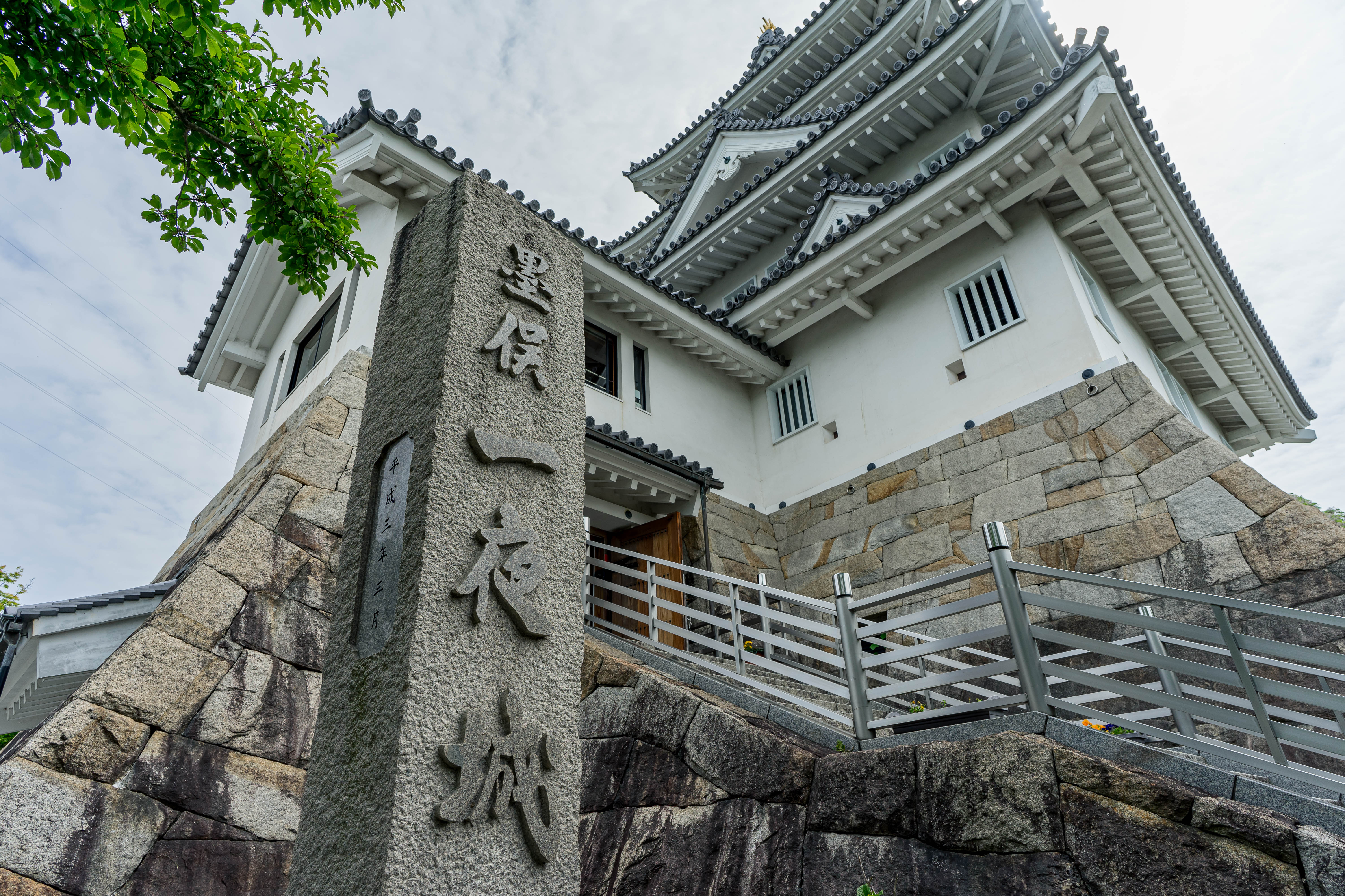 墨俣一夜城 – 実在不確かな名城が創った町の歴史